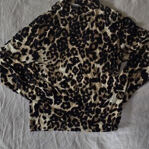 Gaze Leopard Print Top in Black and Tan Women Size 9 With Mock Neck